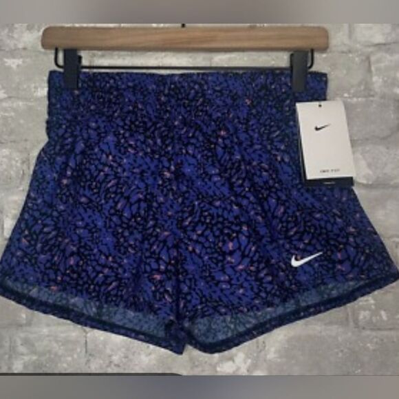 1277 NWT Nike New Nike Women's One Dri-FIT Mid-Rise 3" Brief-Lined Shorts - Picture 1 of 4